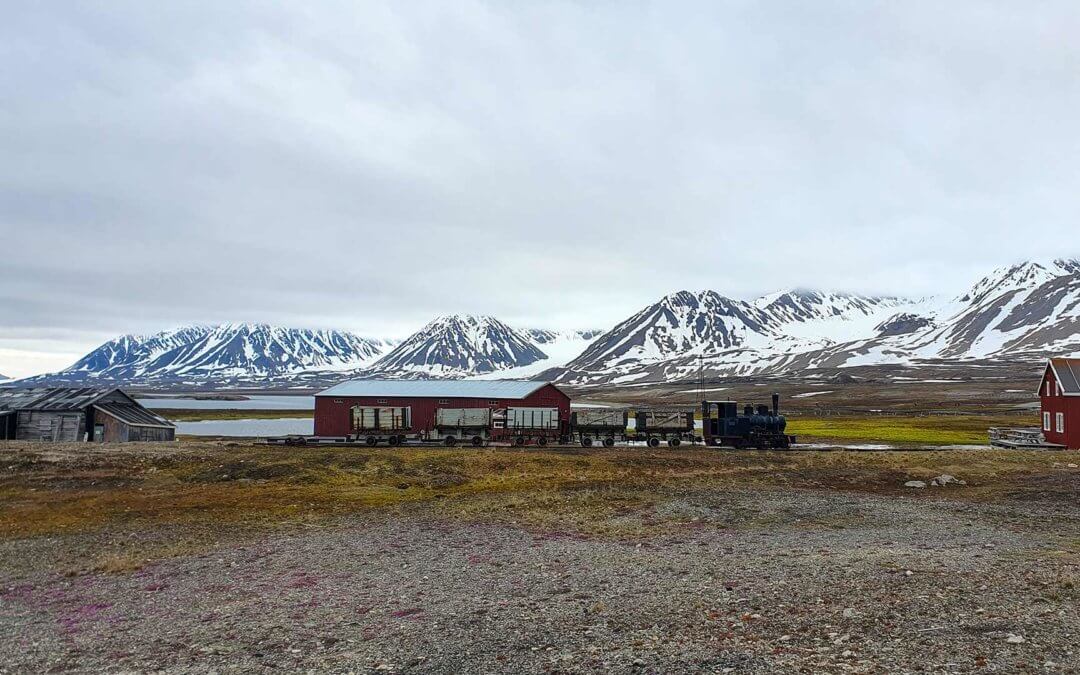 Expeditie Cruise naar Svalbard: Deel 6 – Ny-Ålesund: een mijnbouwdorp dat onderzoeksstation werd