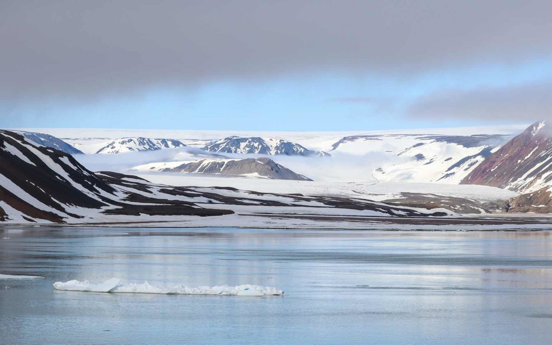 Expedition Cruise to Svalbard: Part 13 – Faksevågen, the polar plunge and a glacier in the fog